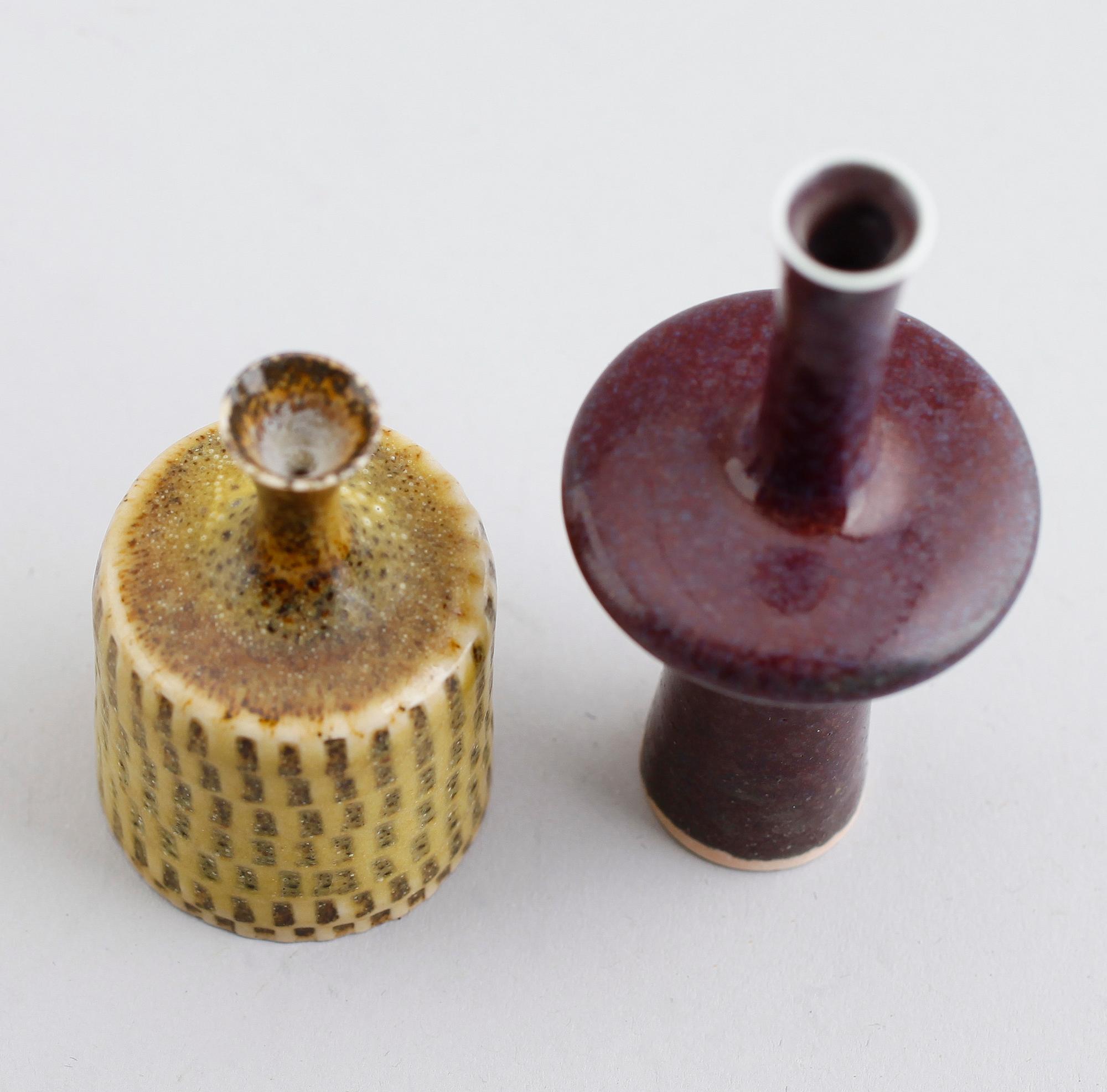 MINIATYRER, 2 st, stengods, Stig Lindberg, Gustavsbergs studiohand, signerade.
