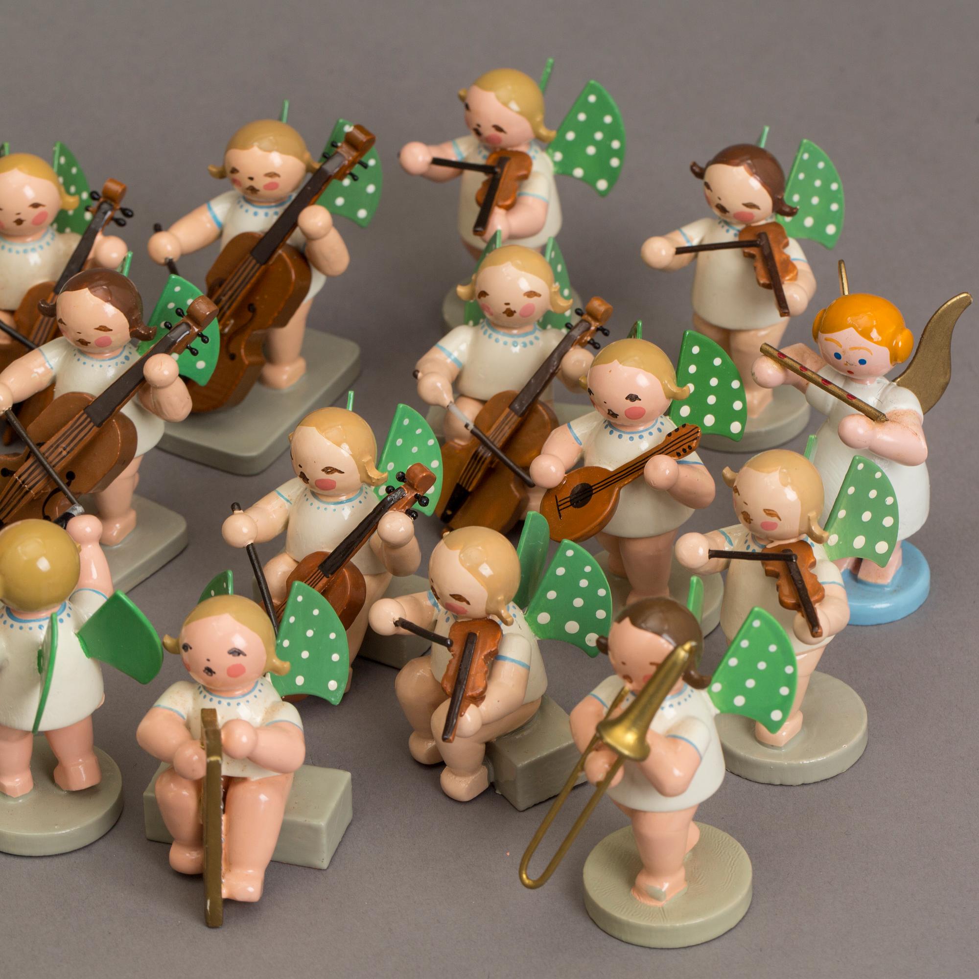 ÄNGLAORKESTER,ca  30 st, Erzgebirge, Tyskland, 1900-talets andra hälft.