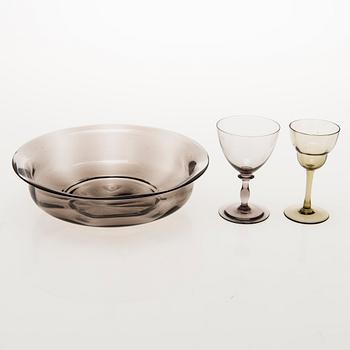 SERVISDELAR, 24 st, glas, bl a Tyra Lundgren, Riihimäen Lasi 1920-40-tal.