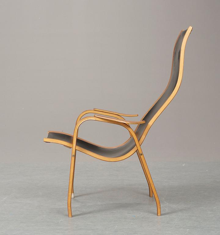 An Yngve Ekström easy chair "Kurva" by ESE-möbler, Sweden 1950's.