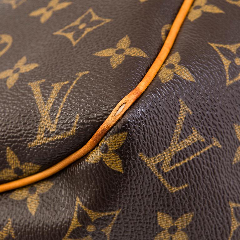 Louis Vuitton, a Monogram Canvas 'Batignolles Horizontal' bag.