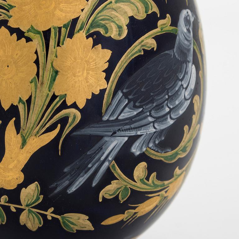 A Russian porcelain egg, late 19th-century.