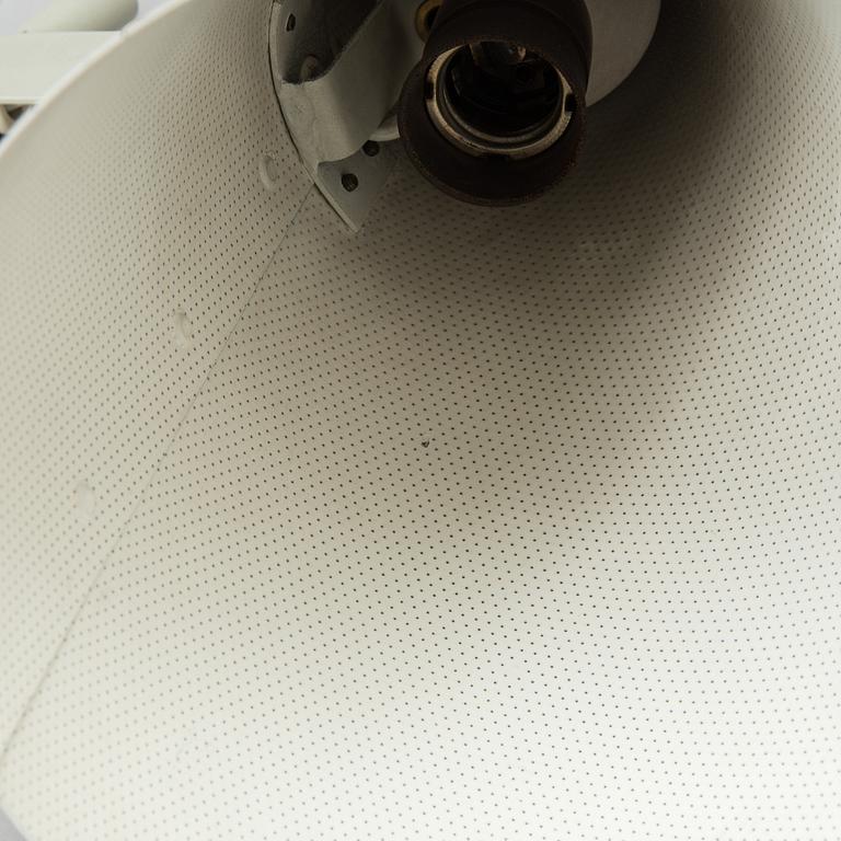 Lisa Johansson-Pape, lattiavalaisin, malli 30-001 Stockmann Orno 1900-luvun puoliväli.