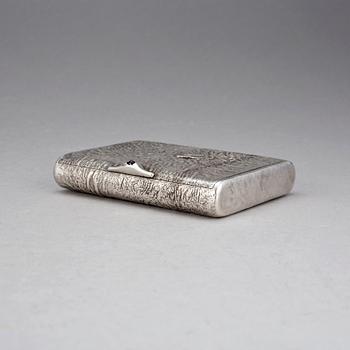 CIGARETTETUI, Ryssland, 1900-talets början. Vikt 154 g.