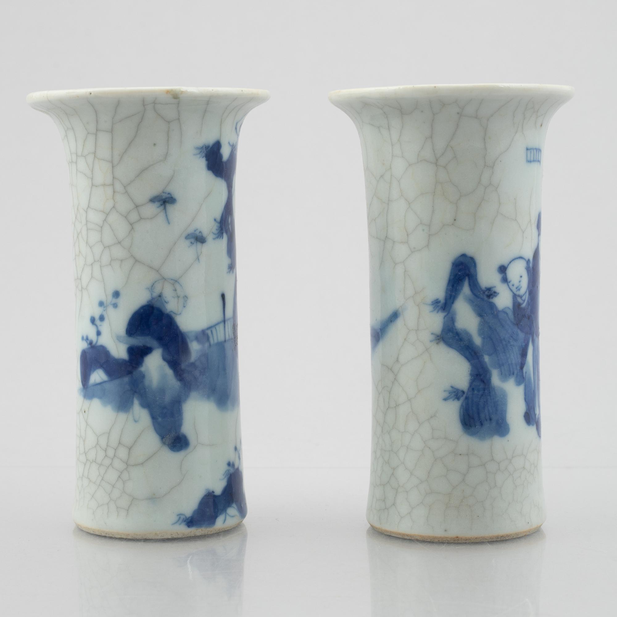 A group of four porcelain vases, Qing dynasty, 19th century/around 1900.