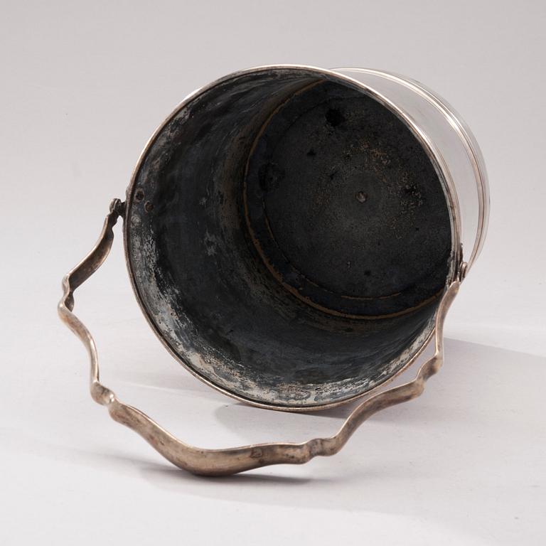 ISHINK / VINKYLARE, försilvrad koppar, troligen Sheffield, England 1800-talets första hälft.