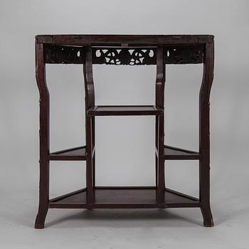 PÖYTÄ, itämainen, 1900-luku.