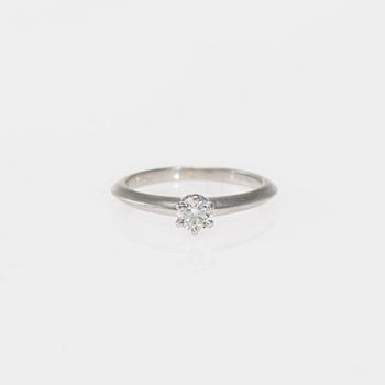 RING, Tiffany & Co, platina, briljantslipad diamant.  Vikt ca 3,3 g.