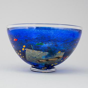 BERTIL VALLIEN, skål, glas, "Satellite", Kosta Boda, signerad.