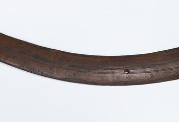 BUMERANG ("Boomerang"). Trä. Australien omkring 1950. Längd 59,5 cm.
