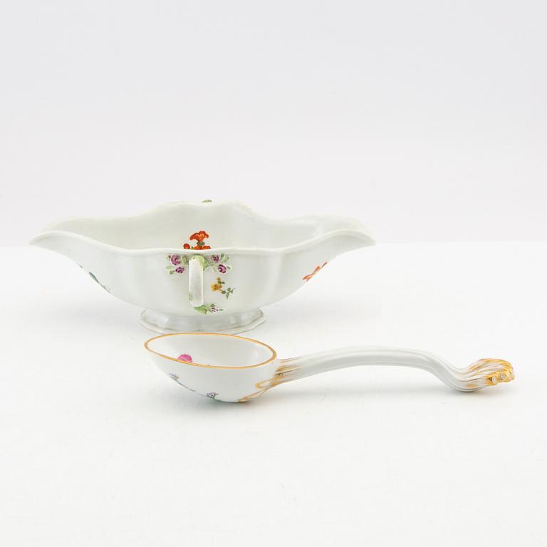 Sauce bowl and spoon, Meissen, second half of the 18th century/20th century, porcelain.