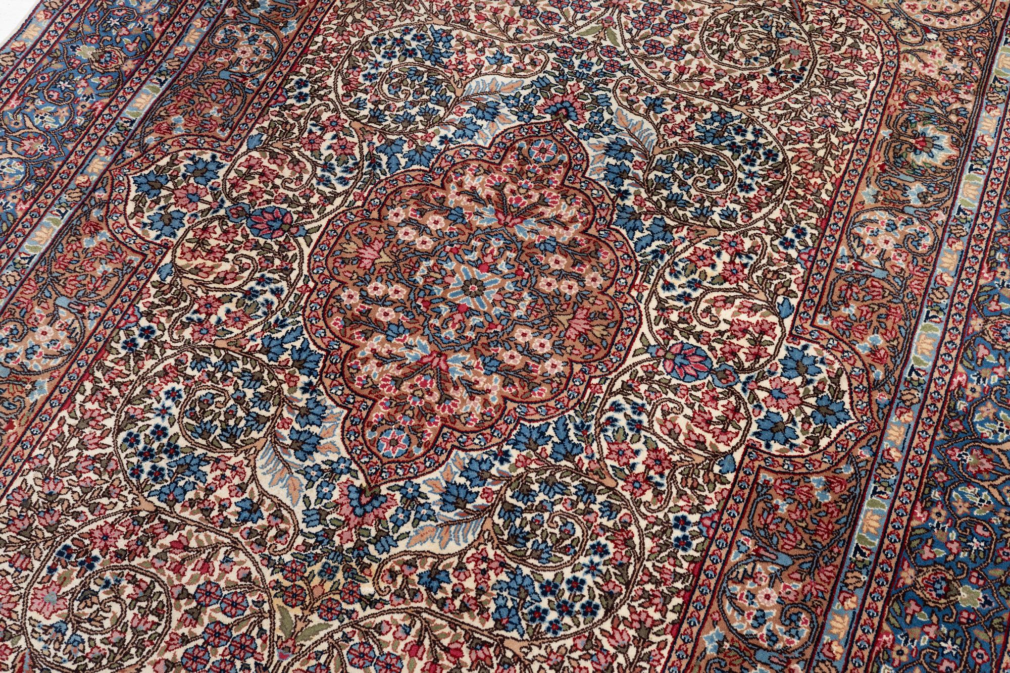 Rug, Kirman, approx. 245 x 165 cm.