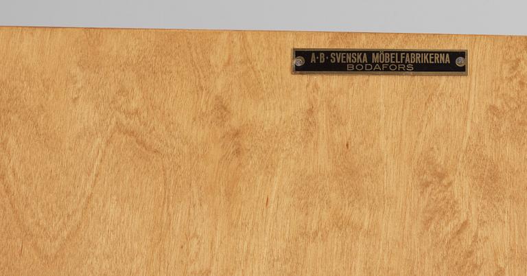 SKÅP, möjligen Axel Larsson, Svenska Möbelfabrikerna, Bodafors, 1940-tal.