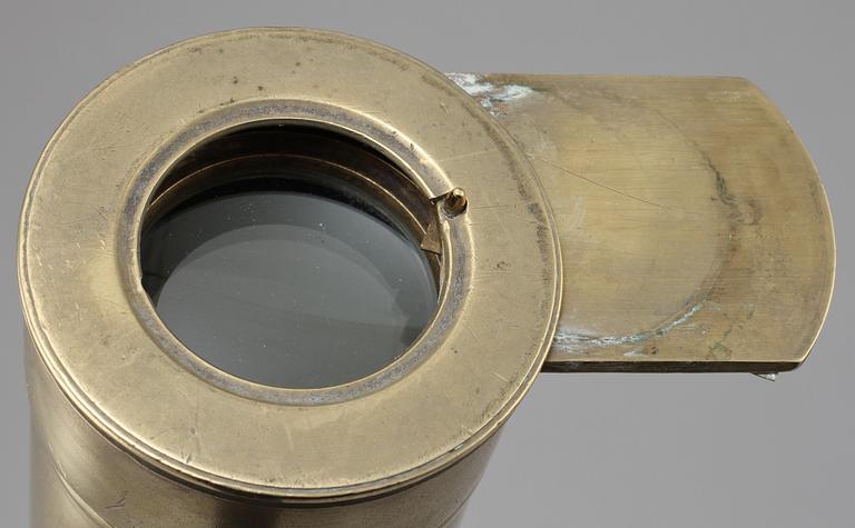 TUBKIKARE, mässing, 1800-talets andra hälft.