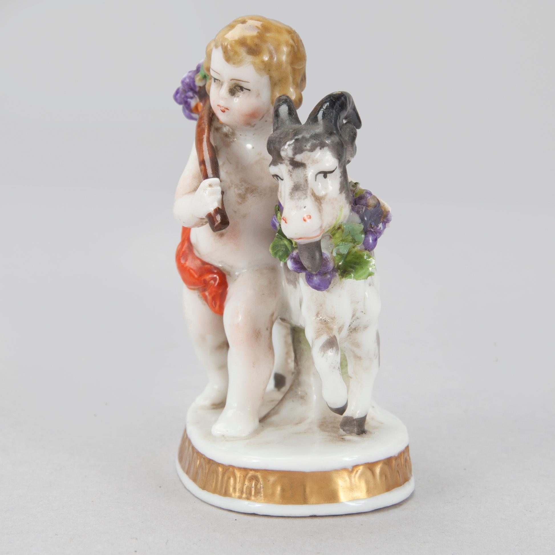 FIGURINER, 2 st, porslin, Mellaneuropa, troligen ca 1900.