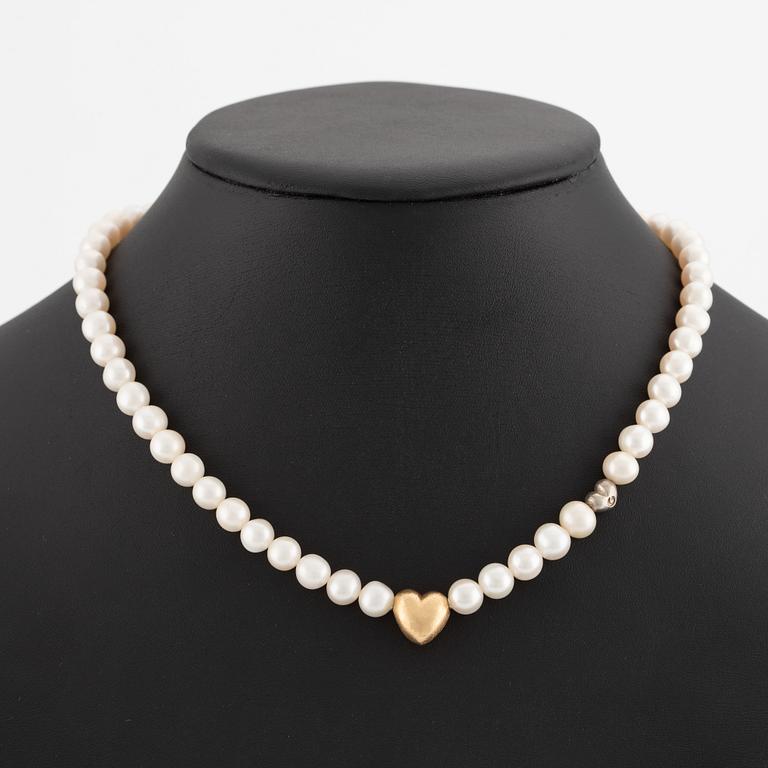 Ole Lyngaard, necklace with cultured pearls, clasp in the shape of a heart, 18K gold.