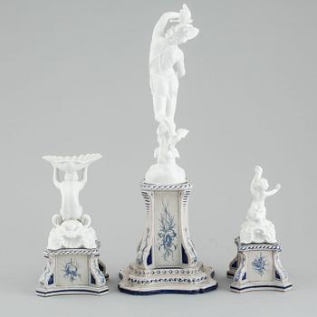 Three figuriner from Italy, from around year 1900.