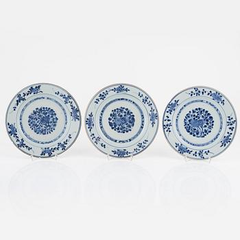 Twelve porcelain plates, China, Qianlong (1736-95).