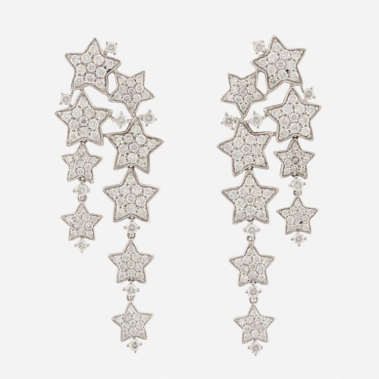 Earrings, in the shape of stars, with brilliant-cut diamonds.
