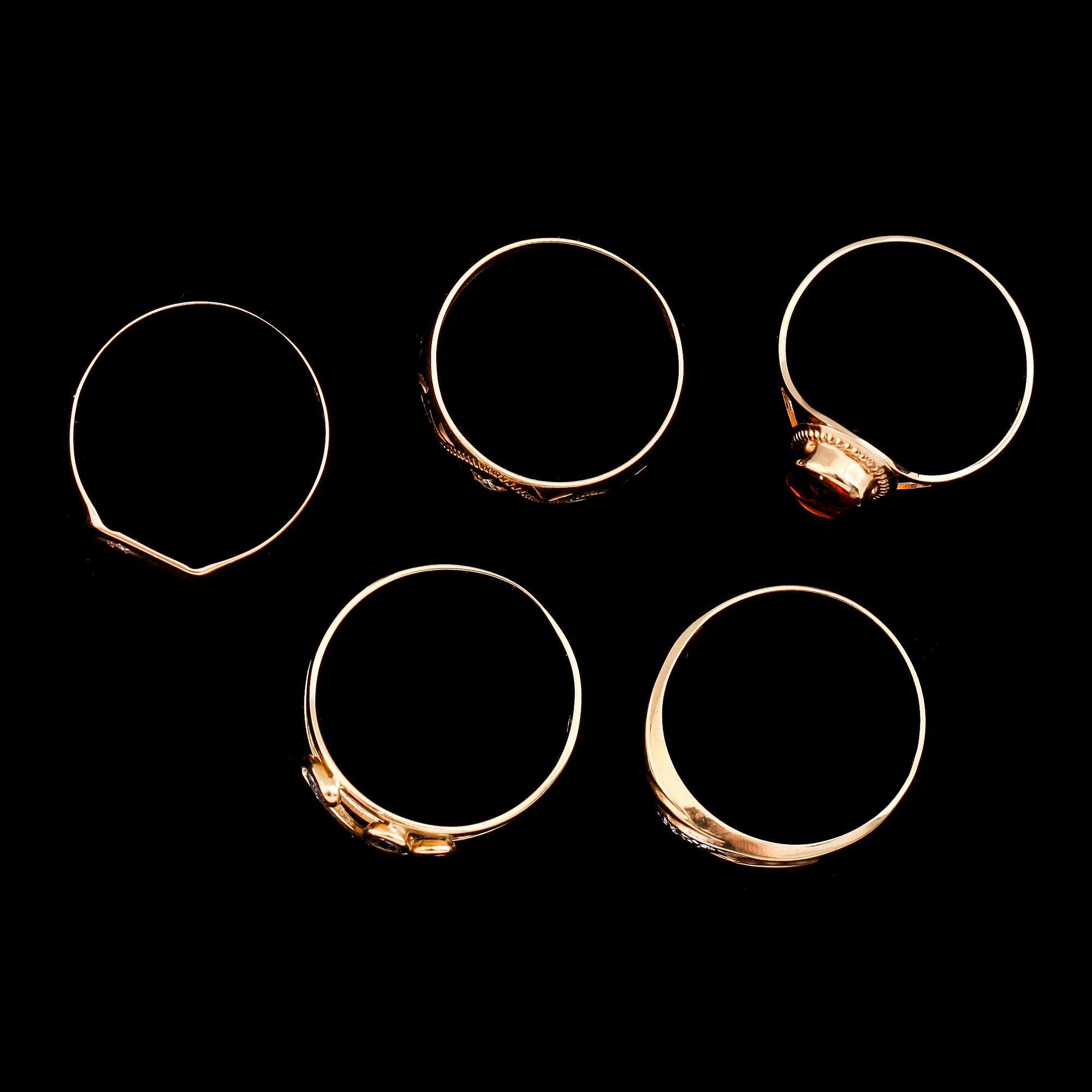 RINGAR, 5 st, 18 k guld, med olika stenar. Total vikt ca 9 gram.