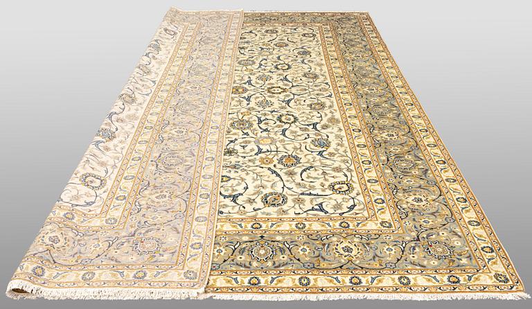 A carpet, Kashan, ca 387 x 268 cm.