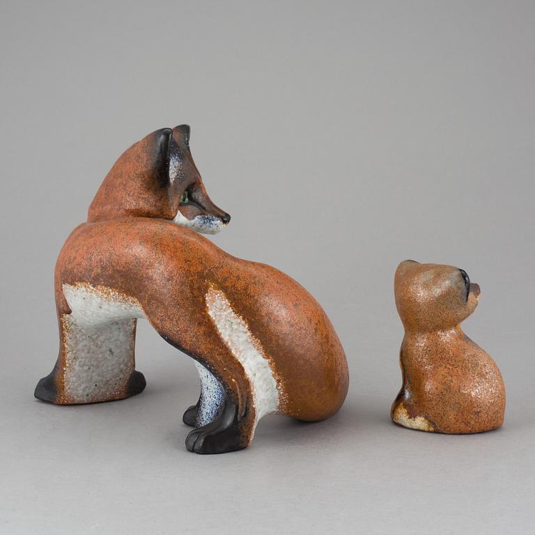 FIGURINER, 2 st, lergods. Thomas Hellström, Nittsjö, 1960-/70-tal.