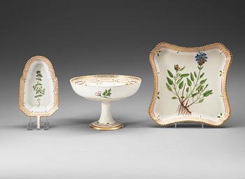 710. Royal Copenhagen, A set of Royal Copenhagen "Flora Danica" dishes, tazza, cake dish and jelly dish, 20-th century.