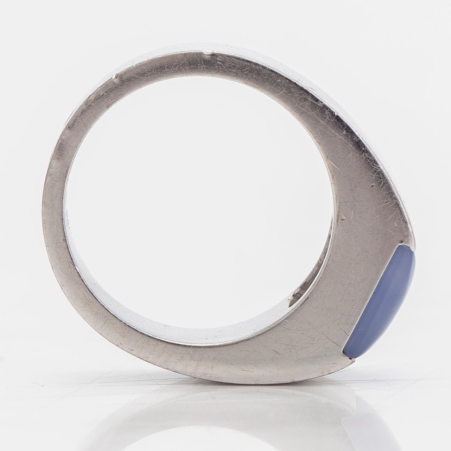 Cartier, "Tank" ring in 18K white gold and moonstone.