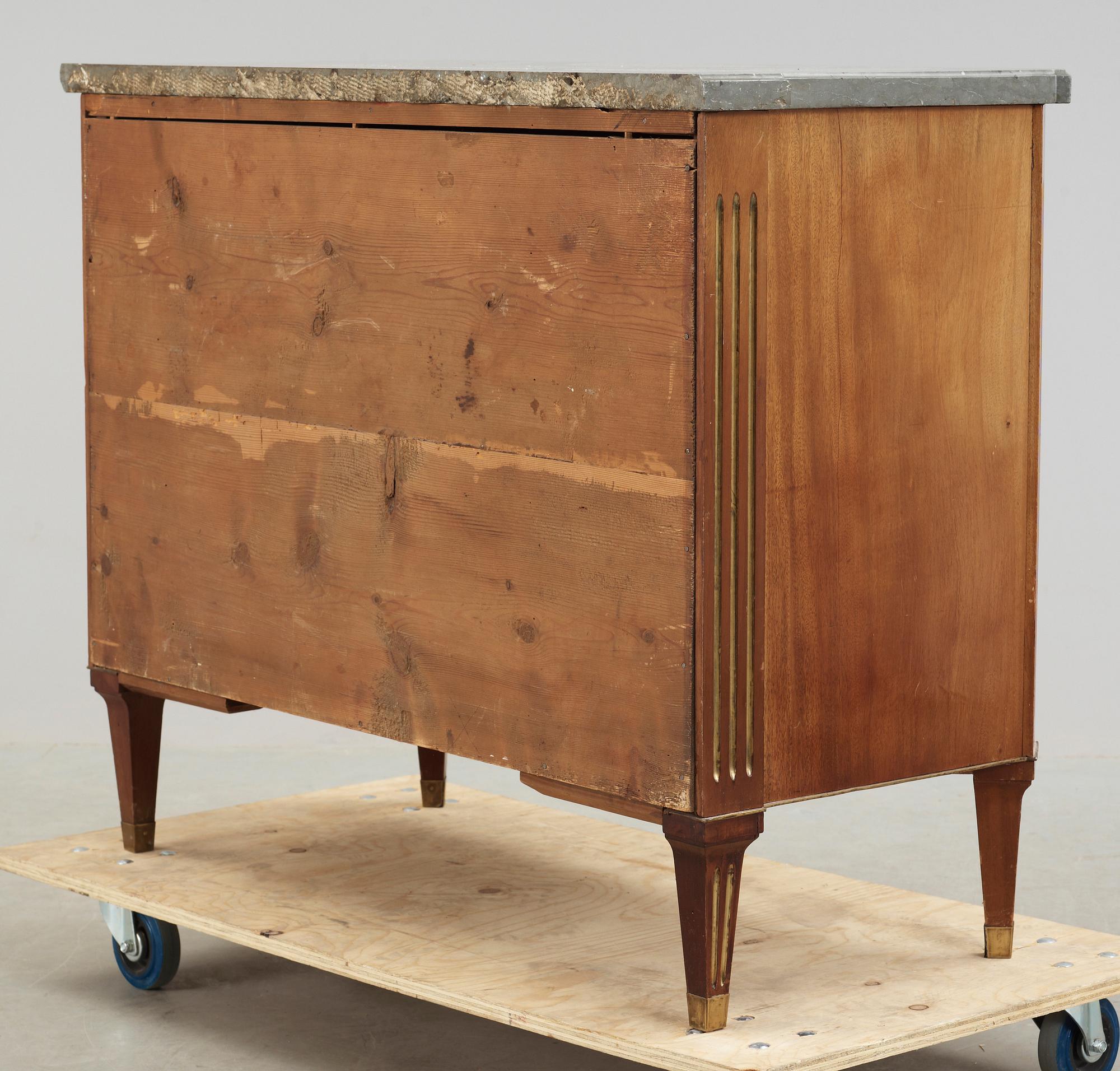 BYRÅ, sengustaviansk, 1800-talets början.