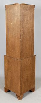 HÖRNSKÅP, England, 1900-talets andra hälft.