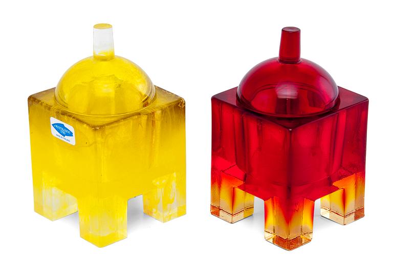 Markku Salo, A SET OF TWO ART GLASS OBJECTS.