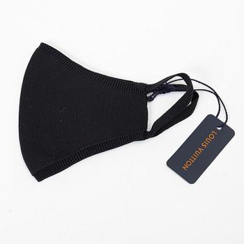 Louis Vuitton, face masks 3 pcs, with accessories and scarf.