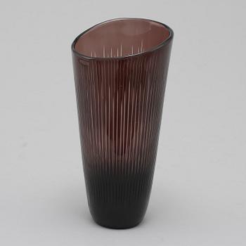 VAS, glas, Vicke Lindstrand, Kosta, 1900-talets andra hälft.