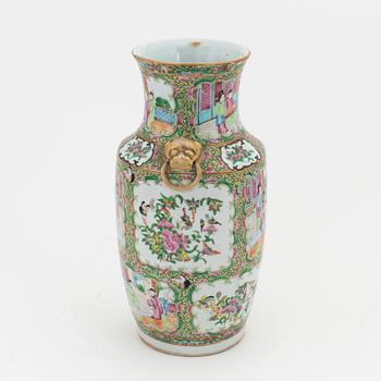 A Chinese porcelain vase, Canton, 19th Century.