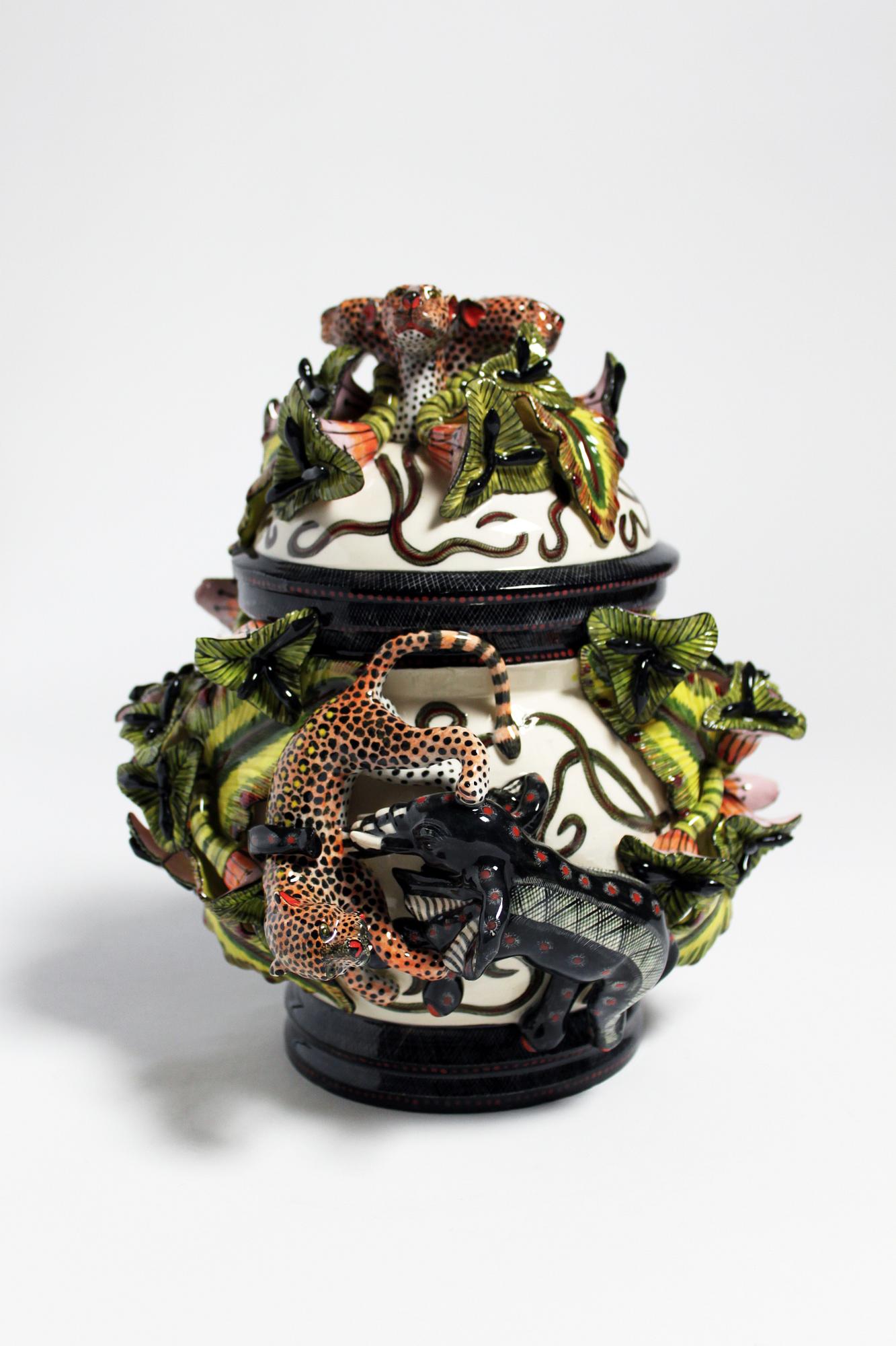 Terrin, "Elephant leopard tureen", med dekor av elefanter och leoparder.