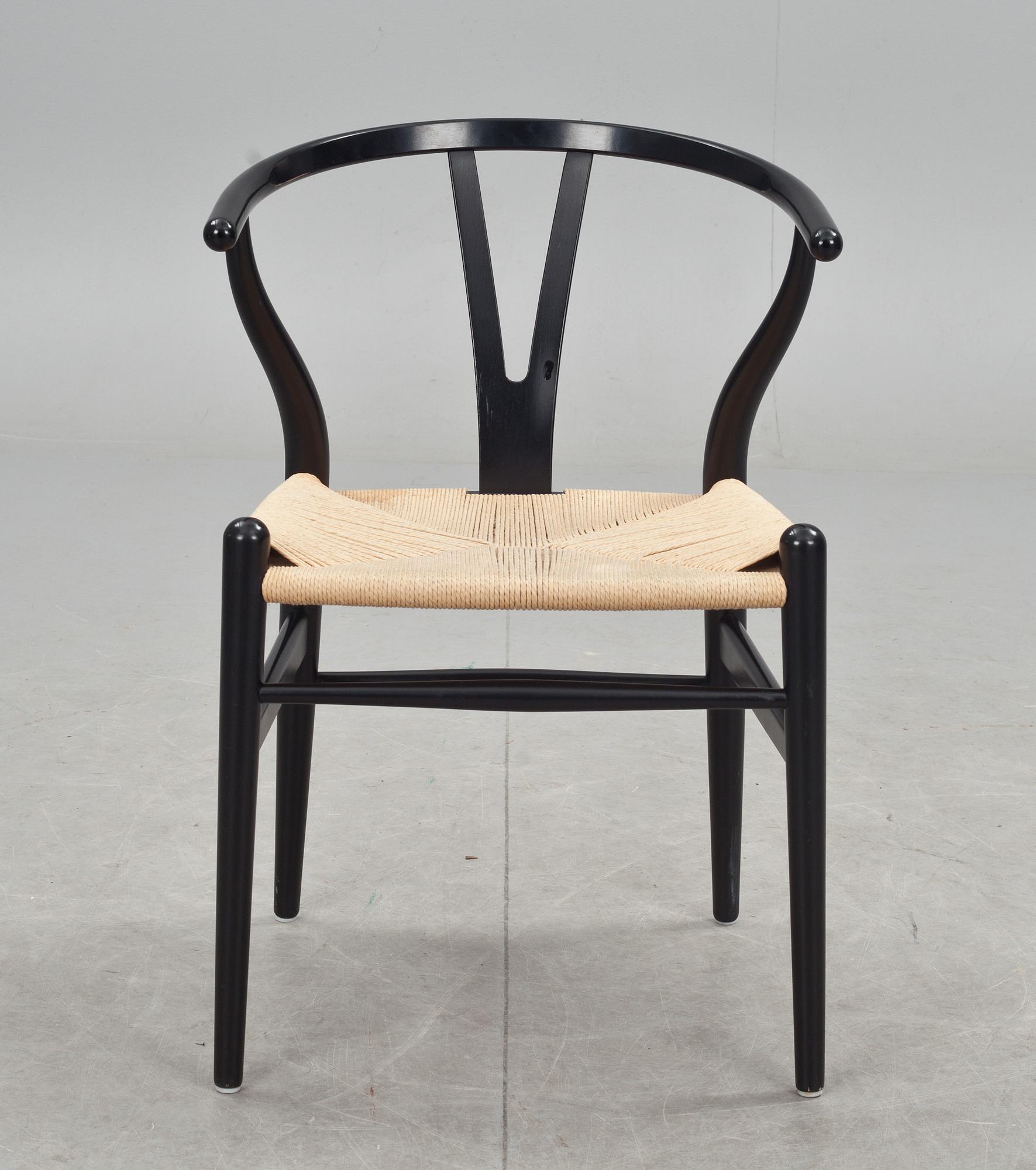 KARMSTOL, Y-stolen, formgiven av Hans Wegner 1950, tillverkad av Carl Hansen & Son, Odense.