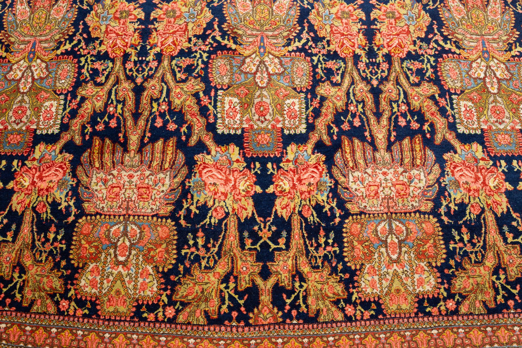 Matto, semi-antique Tabriz, ca 310-314 x 246,5 cm.