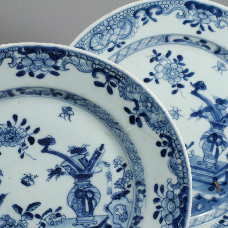 TALLRIKAR, 4 + 2 st, porslin, Kina, 1700-tal.