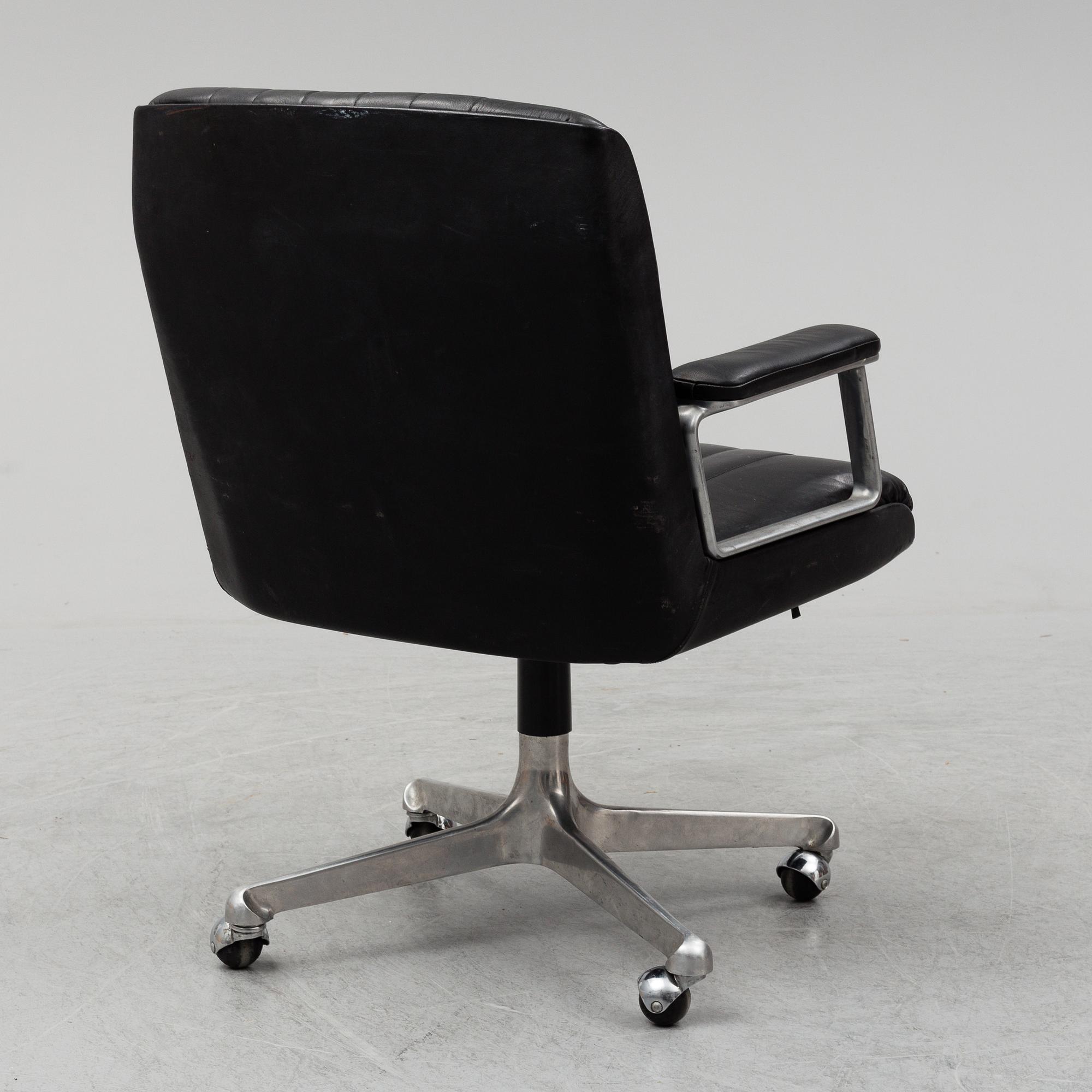 OSVALDO BORSANI, executive desk with armchair, Tecno Italy, 1970's.
