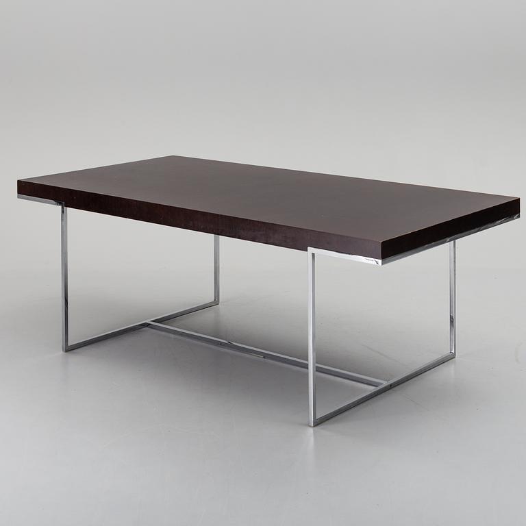 A "Athos" dining table by Paolo Piva for B&B Italia.