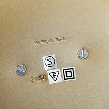 BORDSLAMPA, Josef Frank, Svenskt Tenn, modellnummer 2434. 1900-talets sista kvartal.