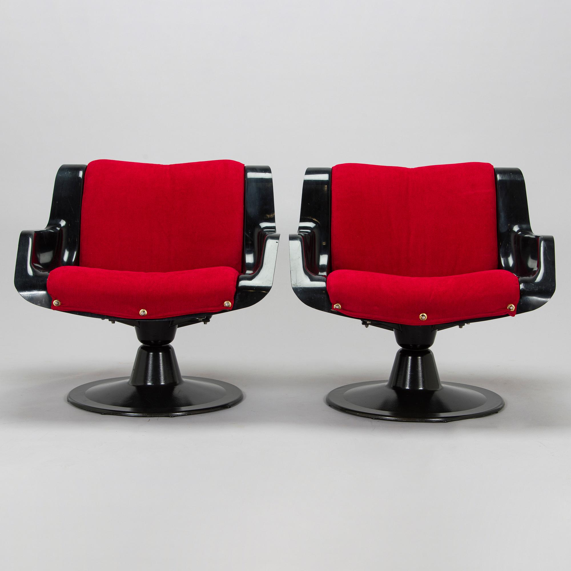 Yrjö Kukkapuro, a pair of 1960/1970s armchairs, model 3814-KF, for Haimi.