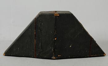 HATT, svensk, trekantig, modell 1854-59, för amiralitetet samt hattlåda av trä.