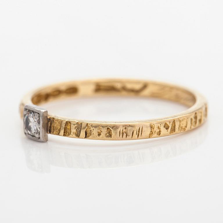 Björn Weckström, an 18K gold ring and diamond, Lapponia 1966.