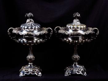 UPPSATSSKÅLAR, ett par. Nysilver. Nyrokoko, AG Dufva. 1800-talets andra hälft.
