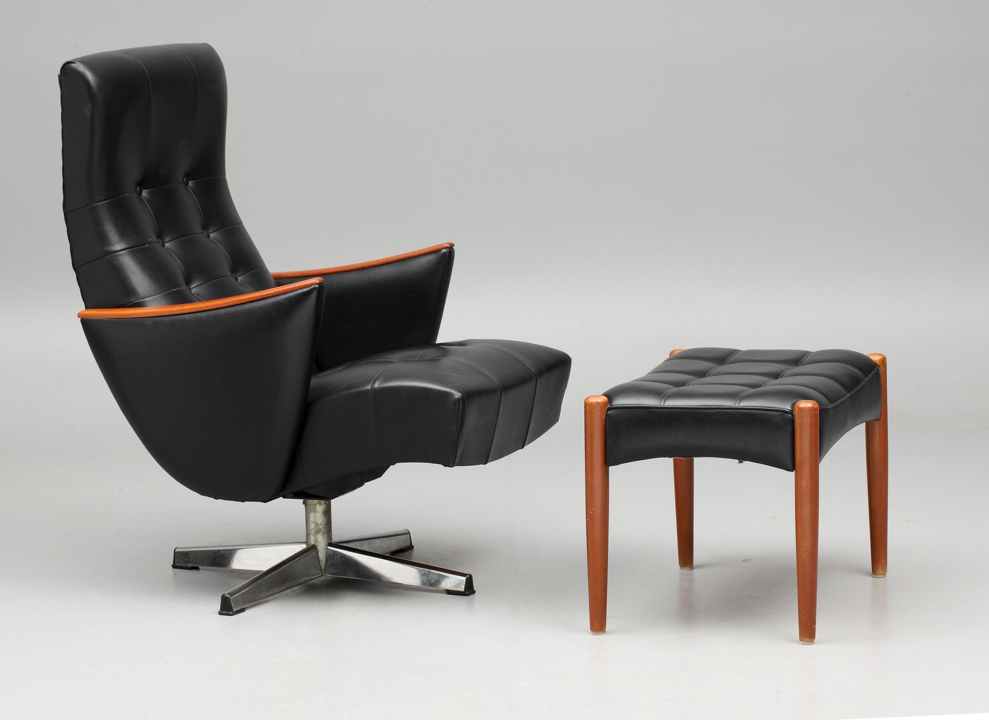 FÅTÖLJ med FOTPALL, 1900-talets andra hälft.