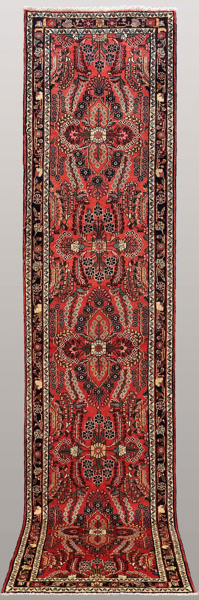 A runner, Hamadan, ca 376 x 86 cm.