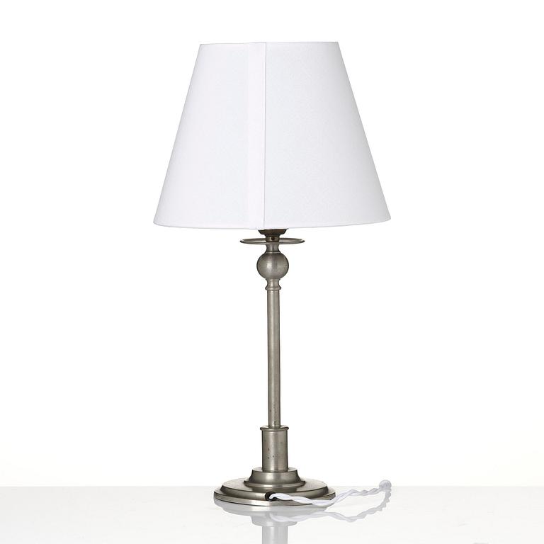 Firma Svenskt Tenn, a pewter table lamp model "A 520", Stockholm, 1928.