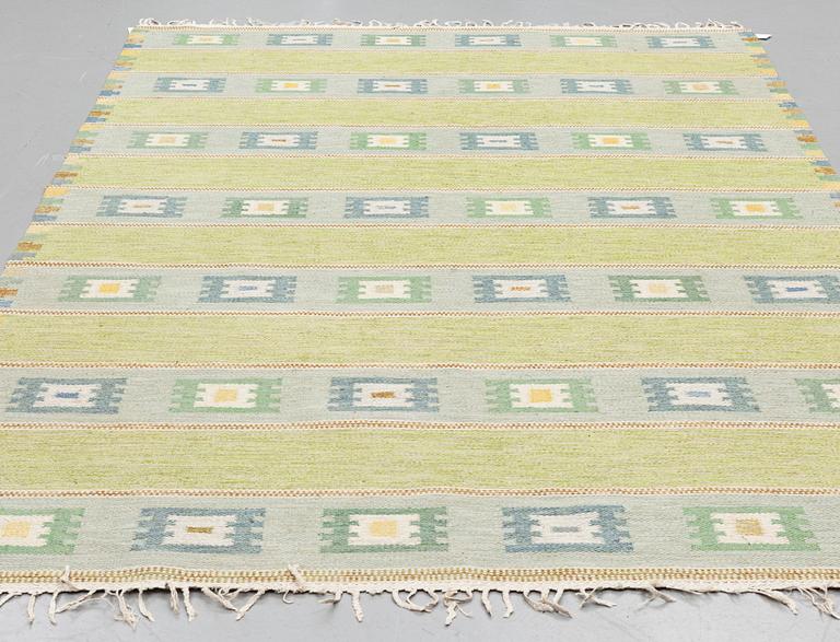MATTO, flat weave, ca 306 x 202 cm, signed GN. Sweden, first half of the 20th century.