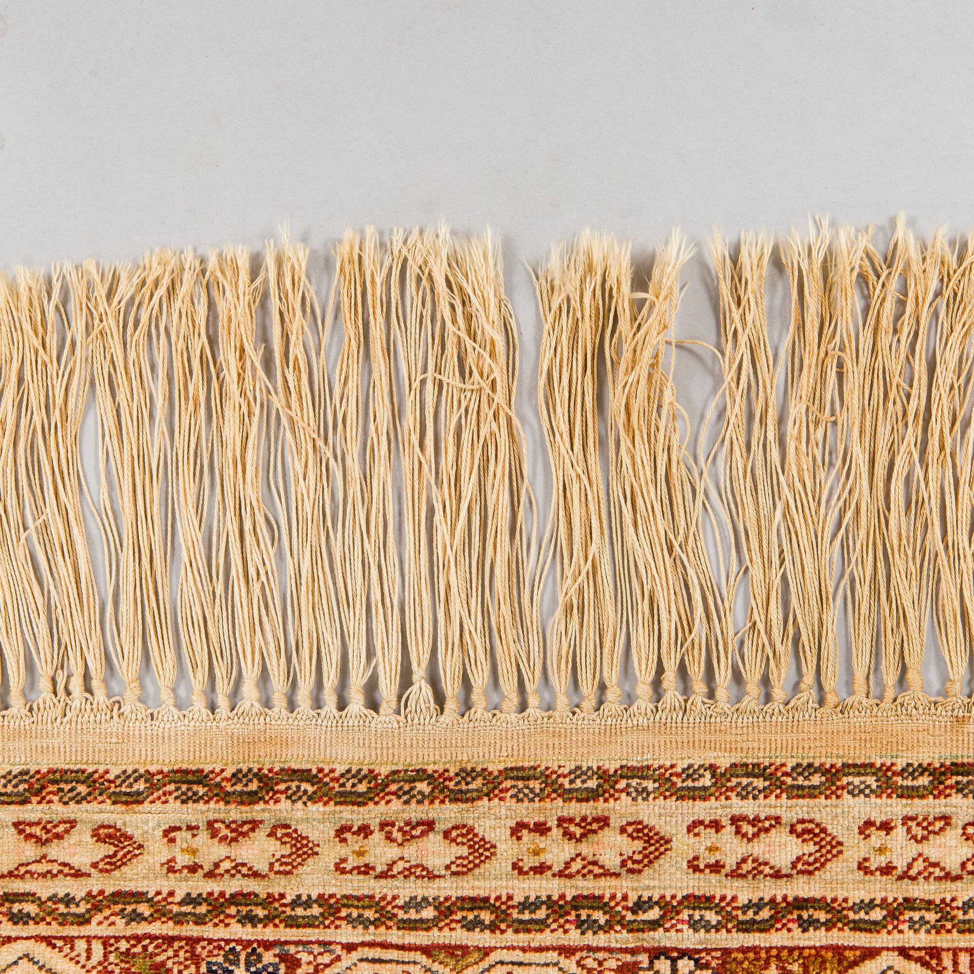 Prayer rug,  antique Gördes. C. 220 x 155 cm.